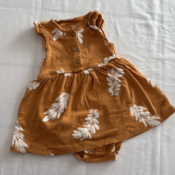 Baby clothes/carters baby clothes/ baby girl outfit/ 9 months clothes - Picture 2 of 6